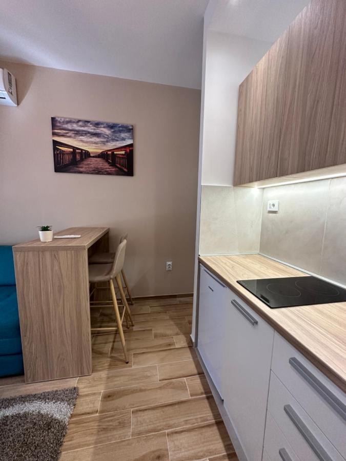 Dream Apartments Ni Екстериор снимка